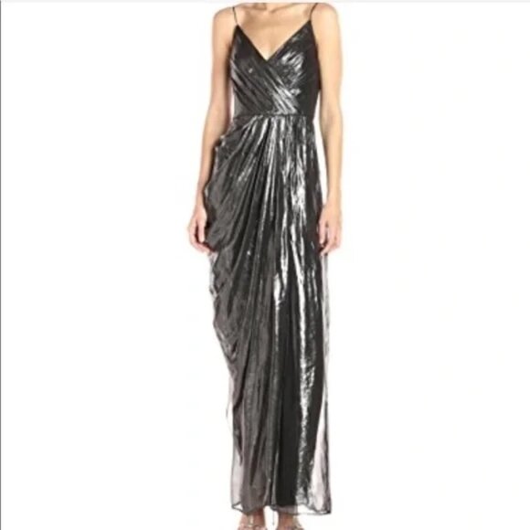 ❤️ Vera Wang Metallic Silver Gown - Picture 8 of 9